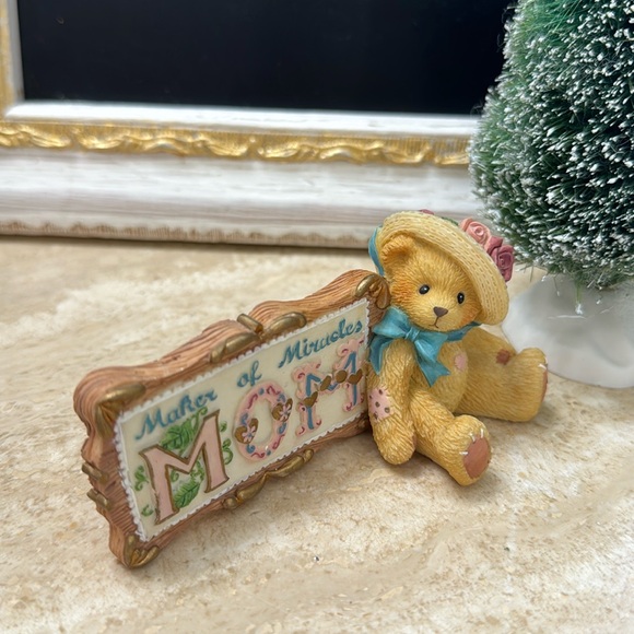 Hallmark Mother’s Day The Hillman Collectible Bear w sign “Mom Makerof Miracles” - Picture 2 of 5